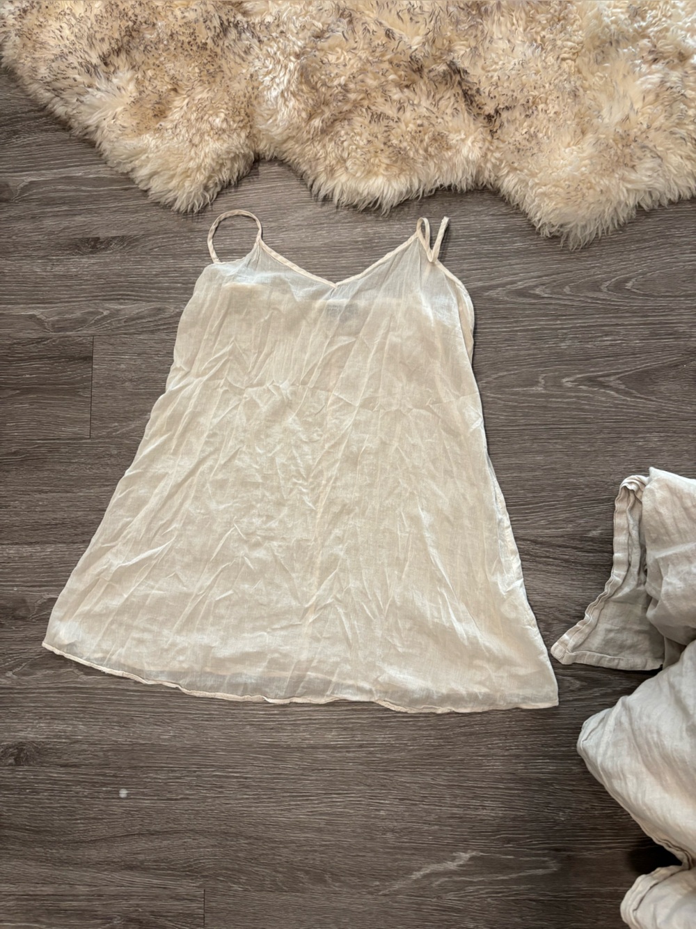 1. State%100 Cotton night gown in Cream Size Medium Like New